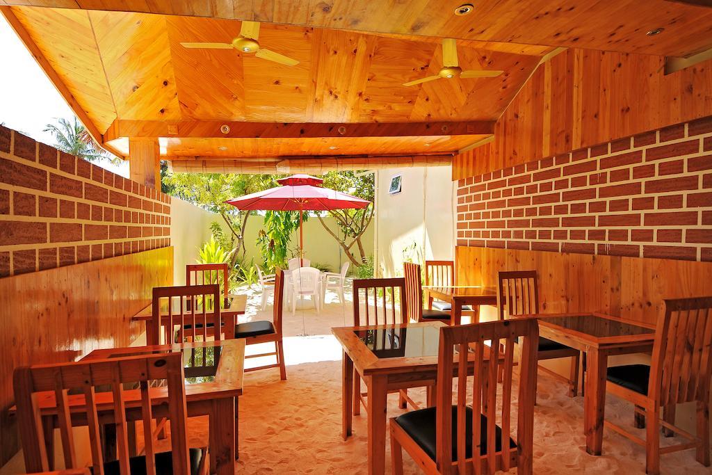 Arena Lodge Sky Maafushi Eksteriør billede