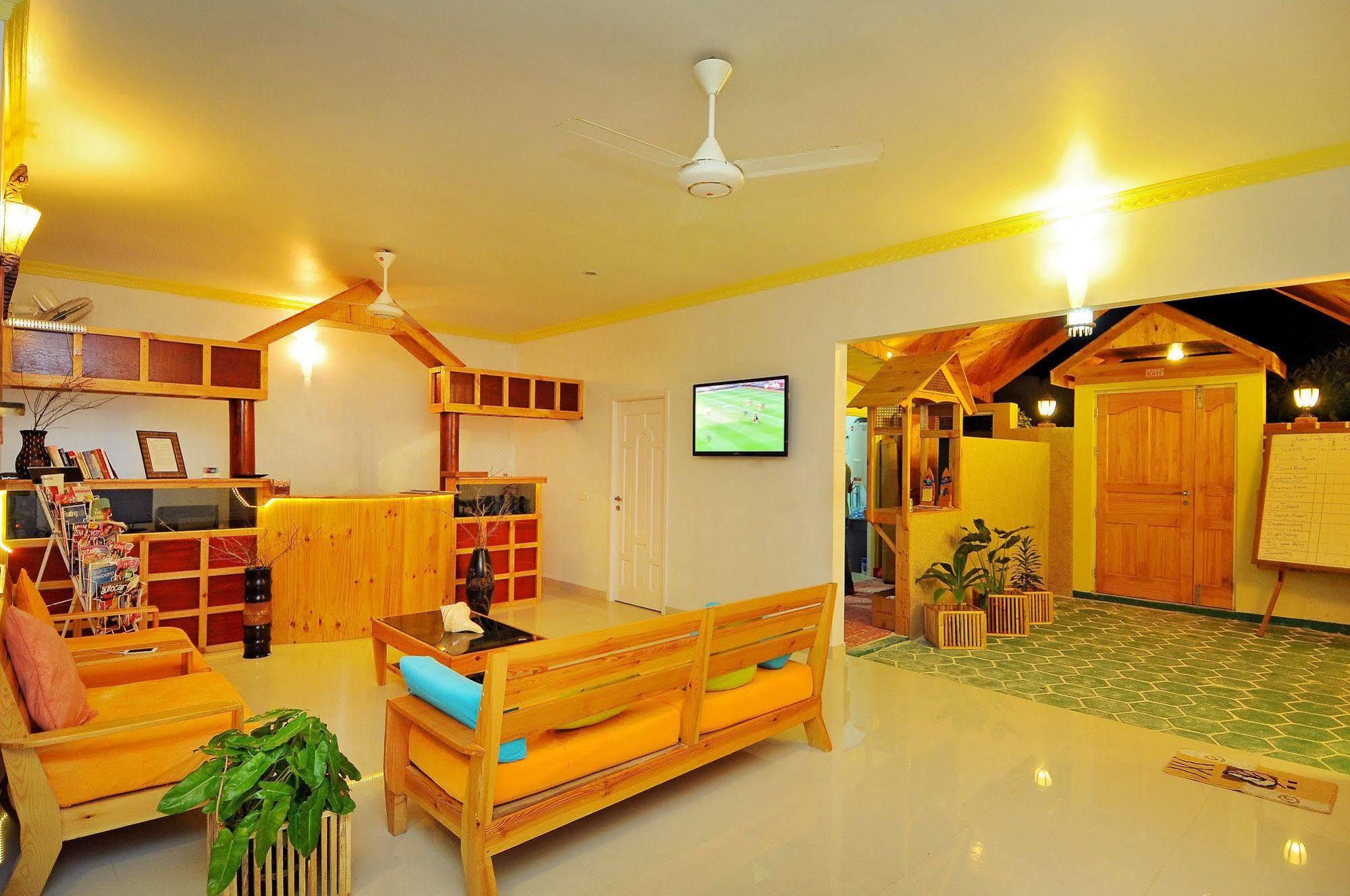 Arena Lodge Sky Maafushi Eksteriør billede