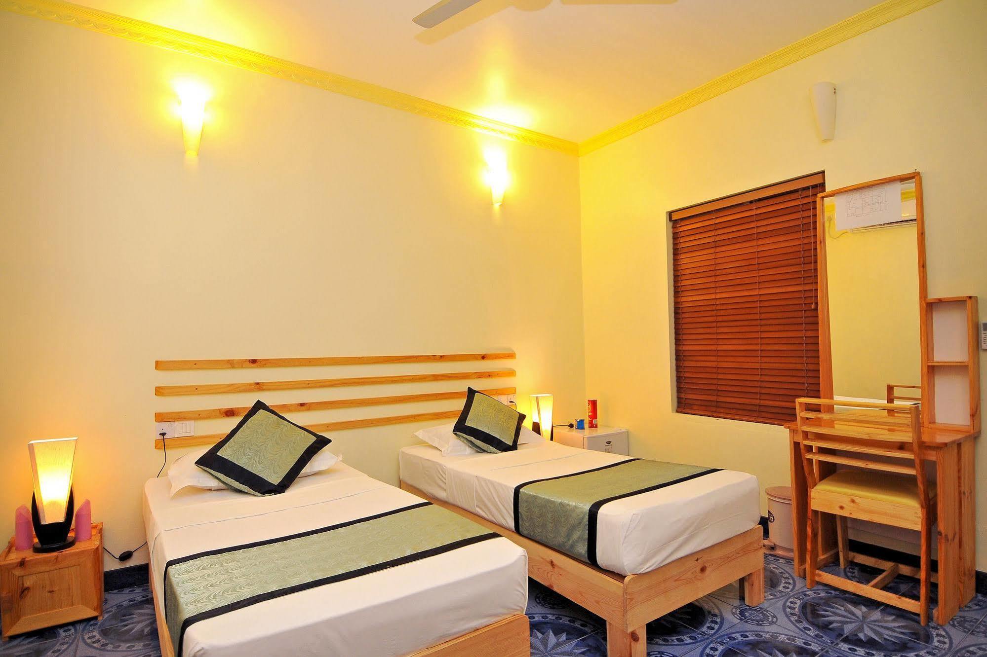 Arena Lodge Sky Maafushi Eksteriør billede
