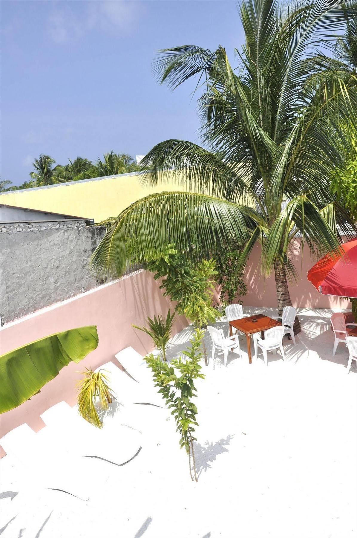 Arena Lodge Sky Maafushi Eksteriør billede