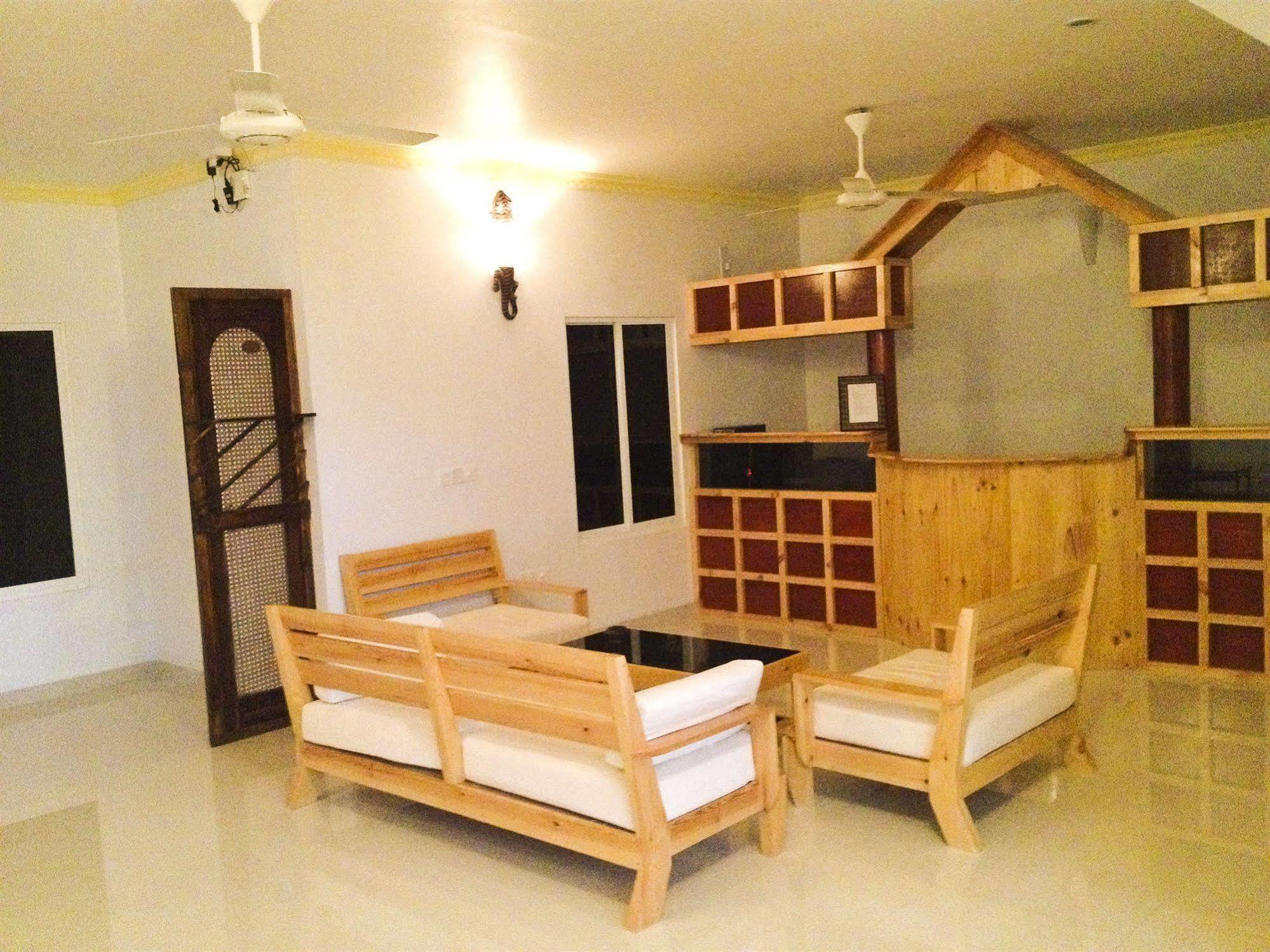 Arena Lodge Sky Maafushi Eksteriør billede